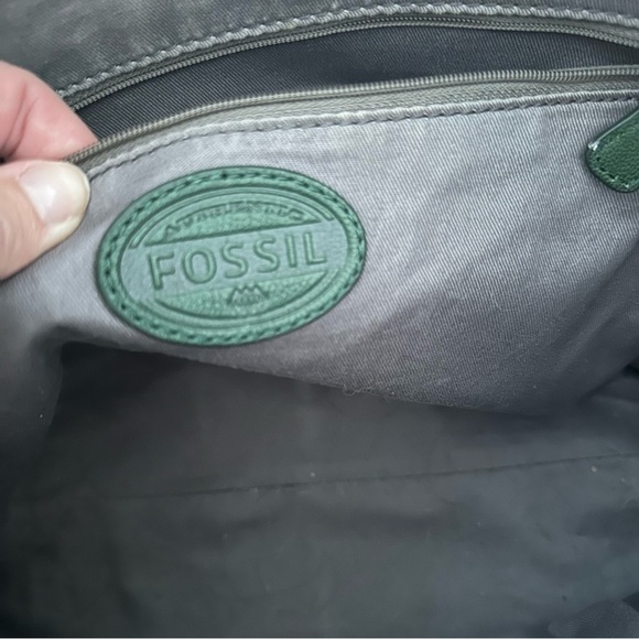 Fossil Gwen shopper leather tote bag in “fir green” - Picture 10 of 12